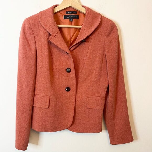 Anne Klein Jackets & Blazers - GORGEOUS Anne Klein blazer! Stretch fabric size 4P.
